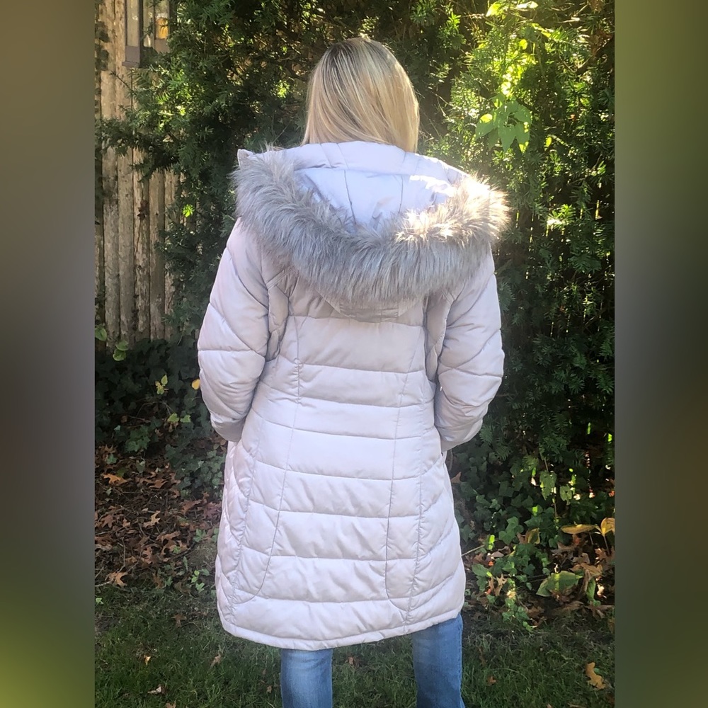 Calvin Klein Quilted Zip Button Faux Fur Adjustable Hood with zip pockets Medium